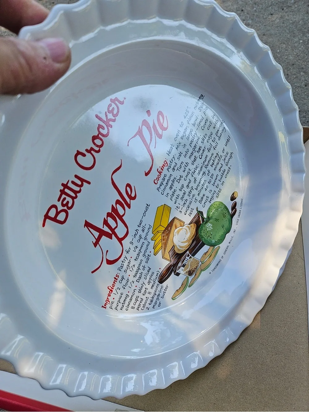 🍎 Vintage Betty Crocker Apple Pie Recipe Milk Glass Pie Plate w/ Original Box